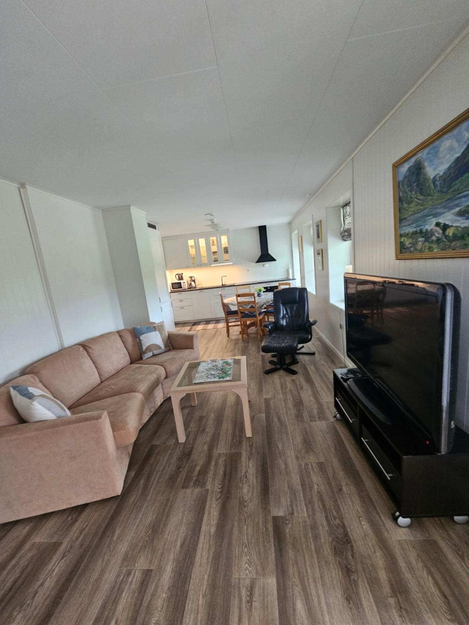 Gardsidyll I Flotte Omgivelser Alesund Exterior photo